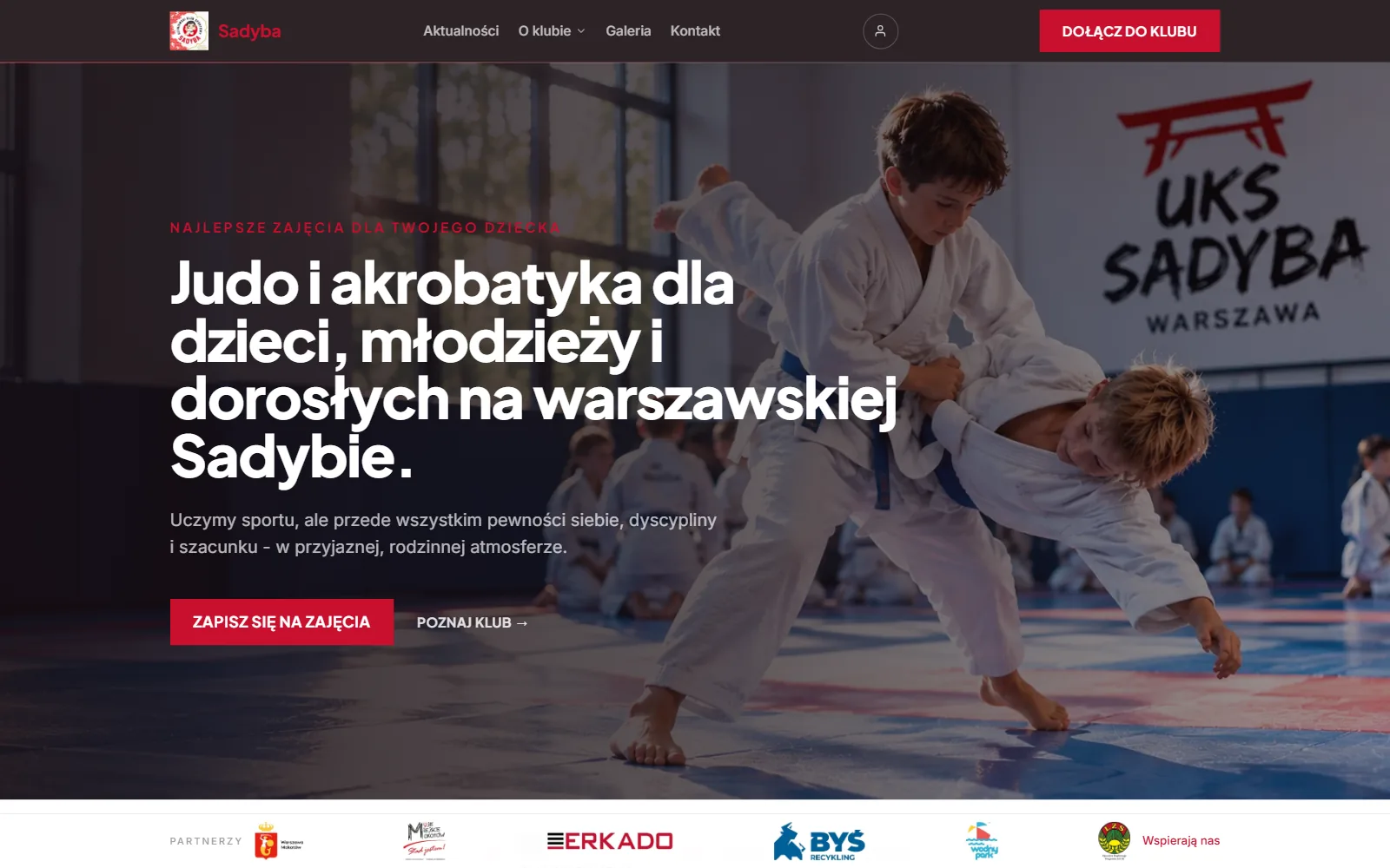 Strona klubu UKS Sadyba na laptopie